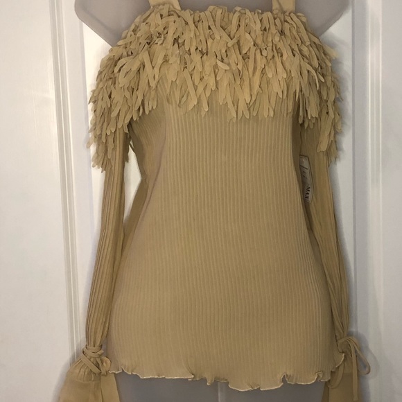NWT KAELYN-MAX Beige Top Size Large - Picture 3 of 15
